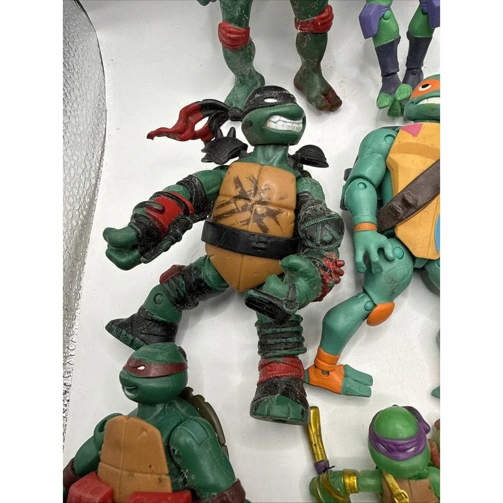 LOT‎ 19 TEENAGE MUTANT NINJA TURTLES ACTION FIGURES